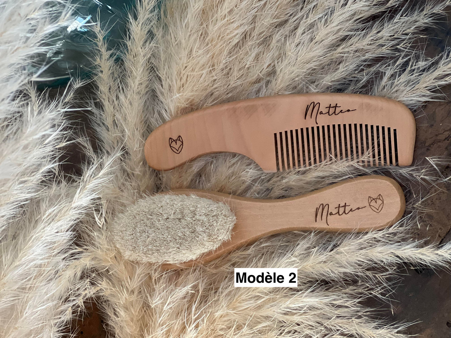 Brosse et peigne en bois