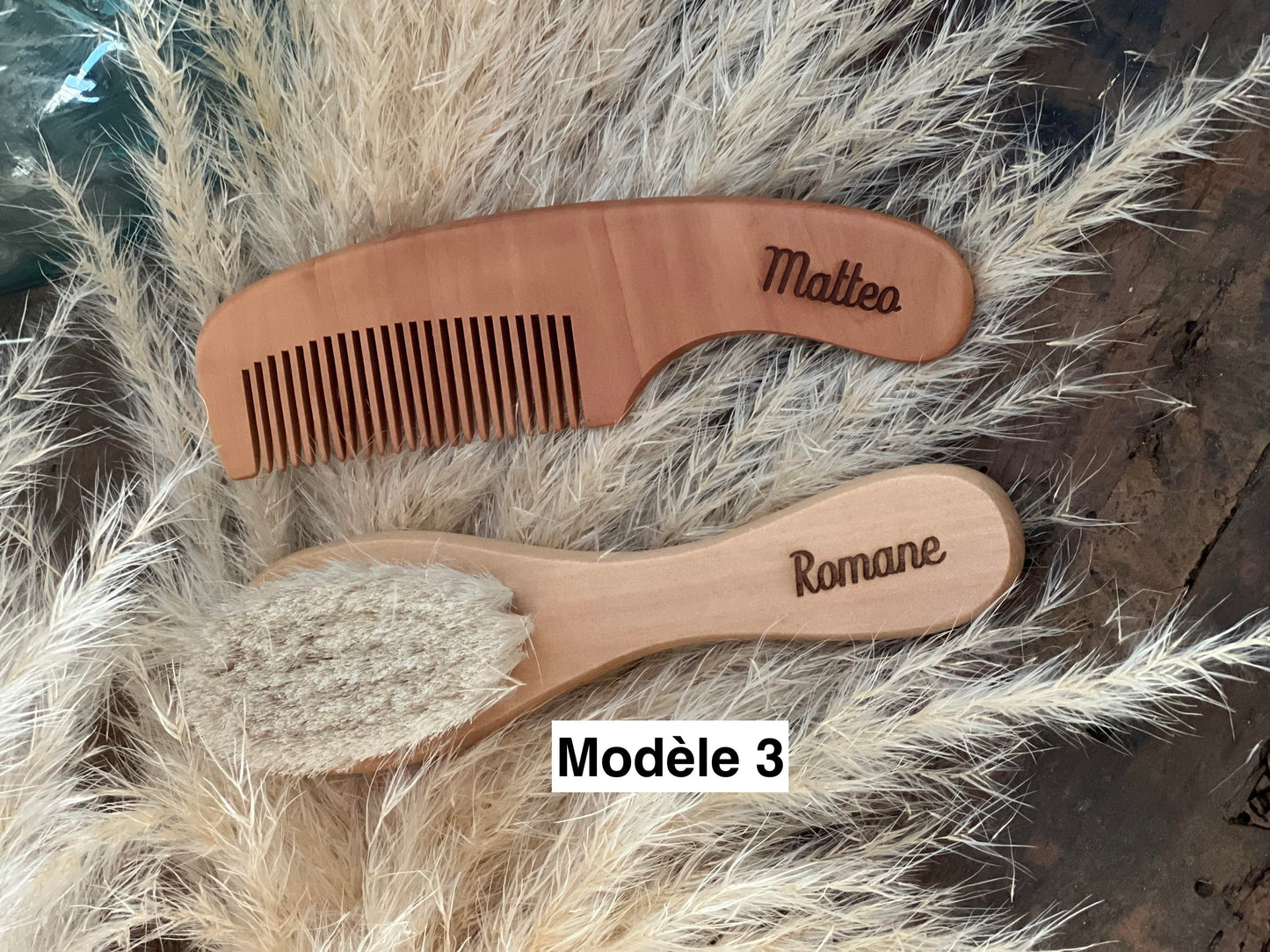 Brosse et peigne en bois