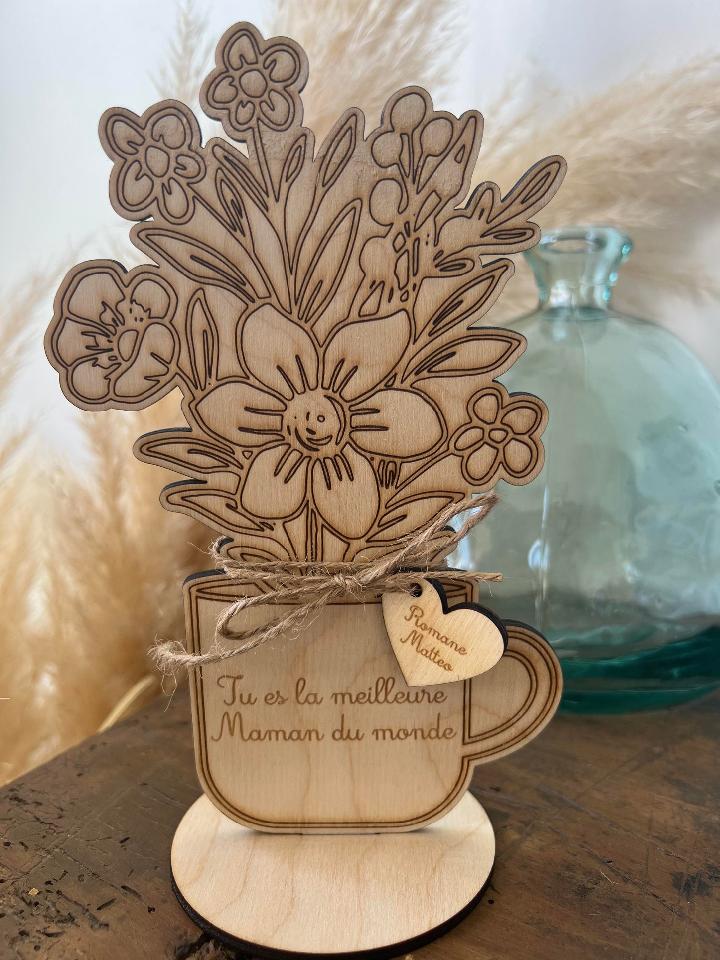 Vase et bouquet en bois maîtresse