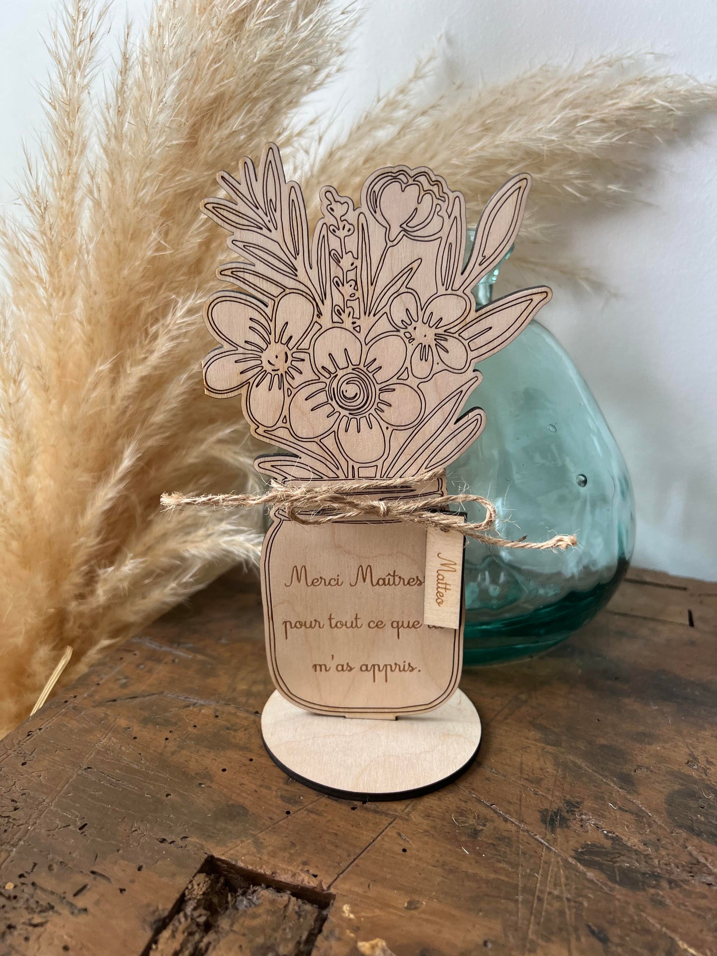 Vase et bouquet en bois maîtresse